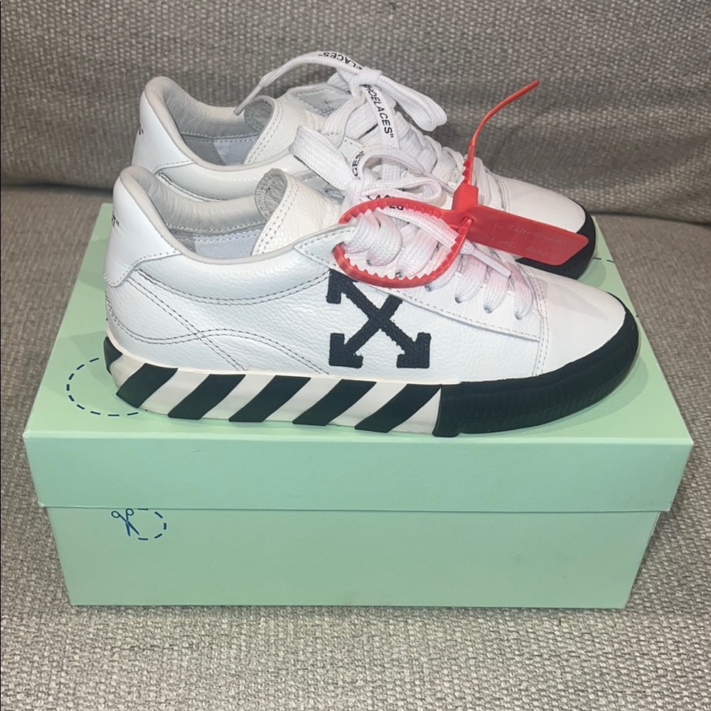 Off-White sneaker low vulcanized white-black